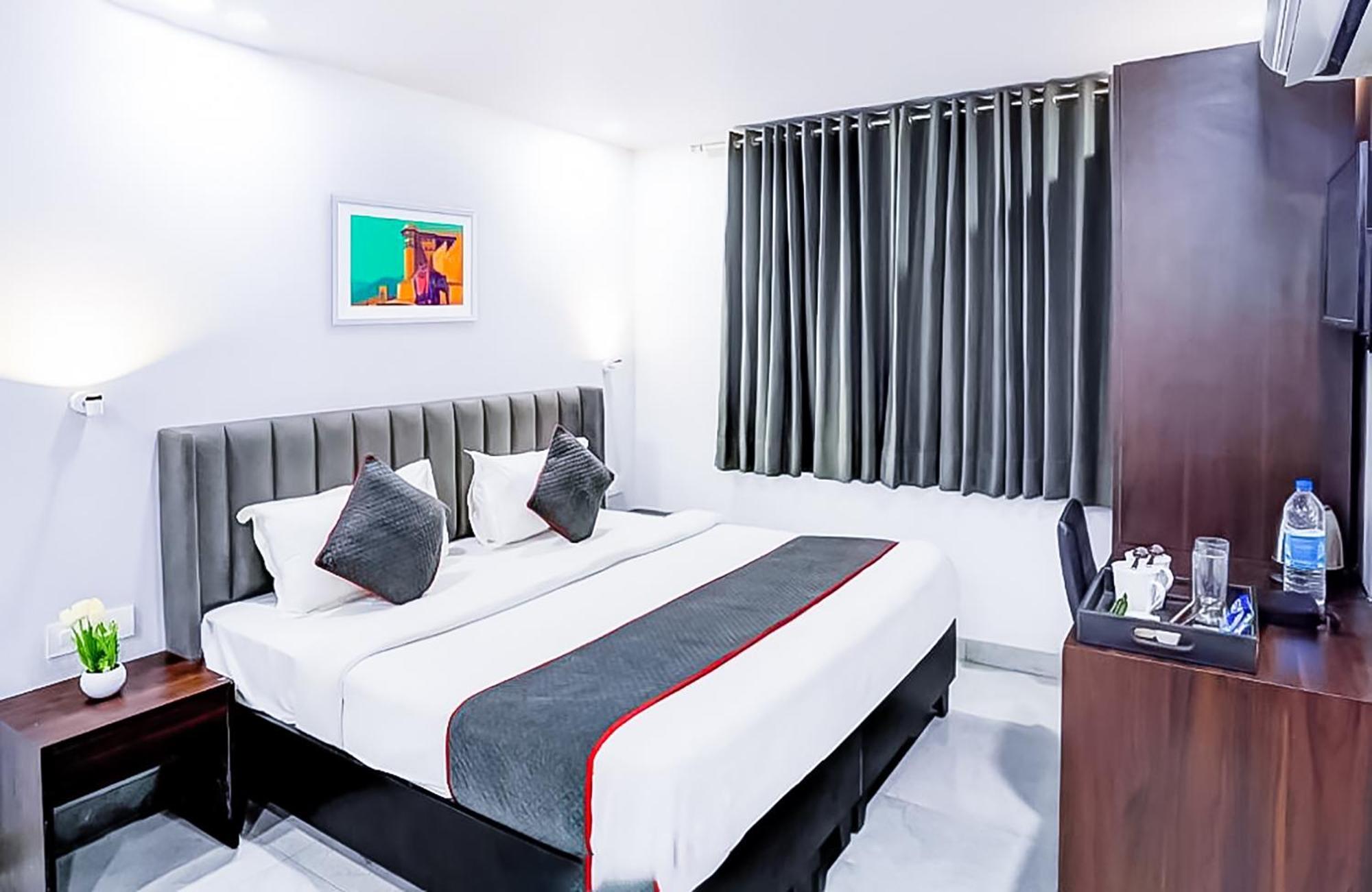 Family Rooms Inn - Shalimarbagh Nuova Delhi Esterno foto