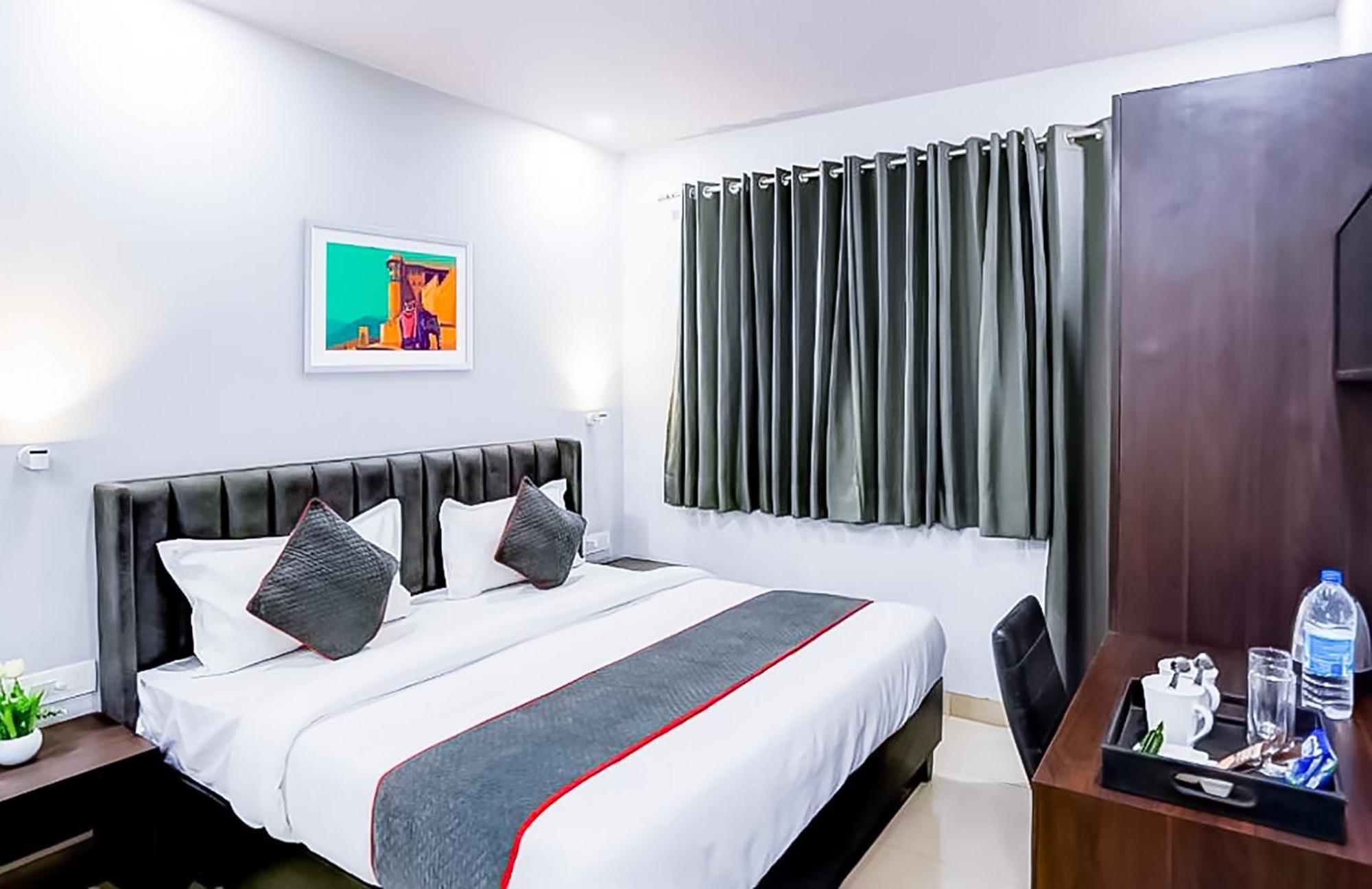 Family Rooms Inn - Shalimarbagh Nuova Delhi Esterno foto