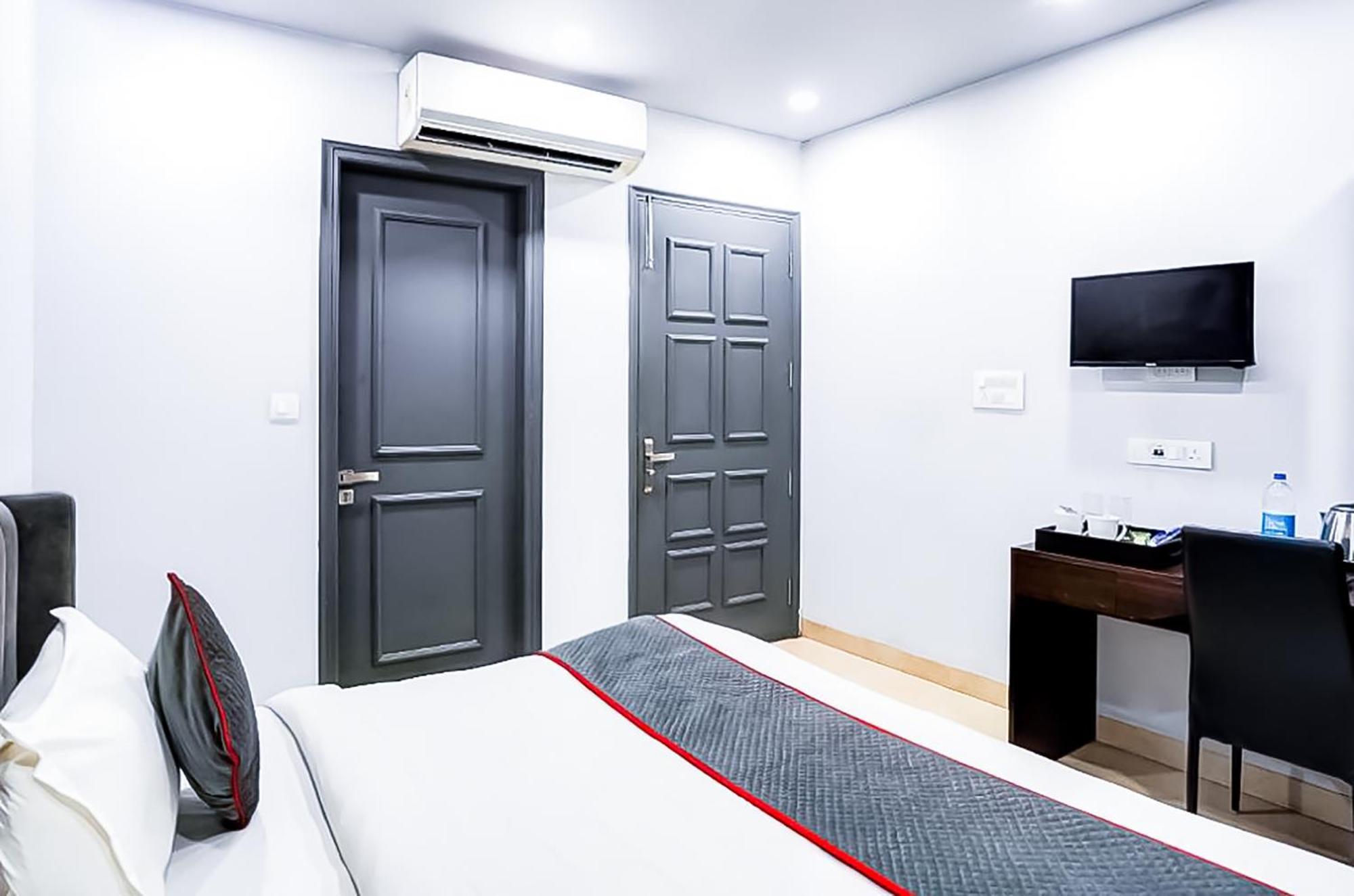 Family Rooms Inn - Shalimarbagh Nuova Delhi Esterno foto